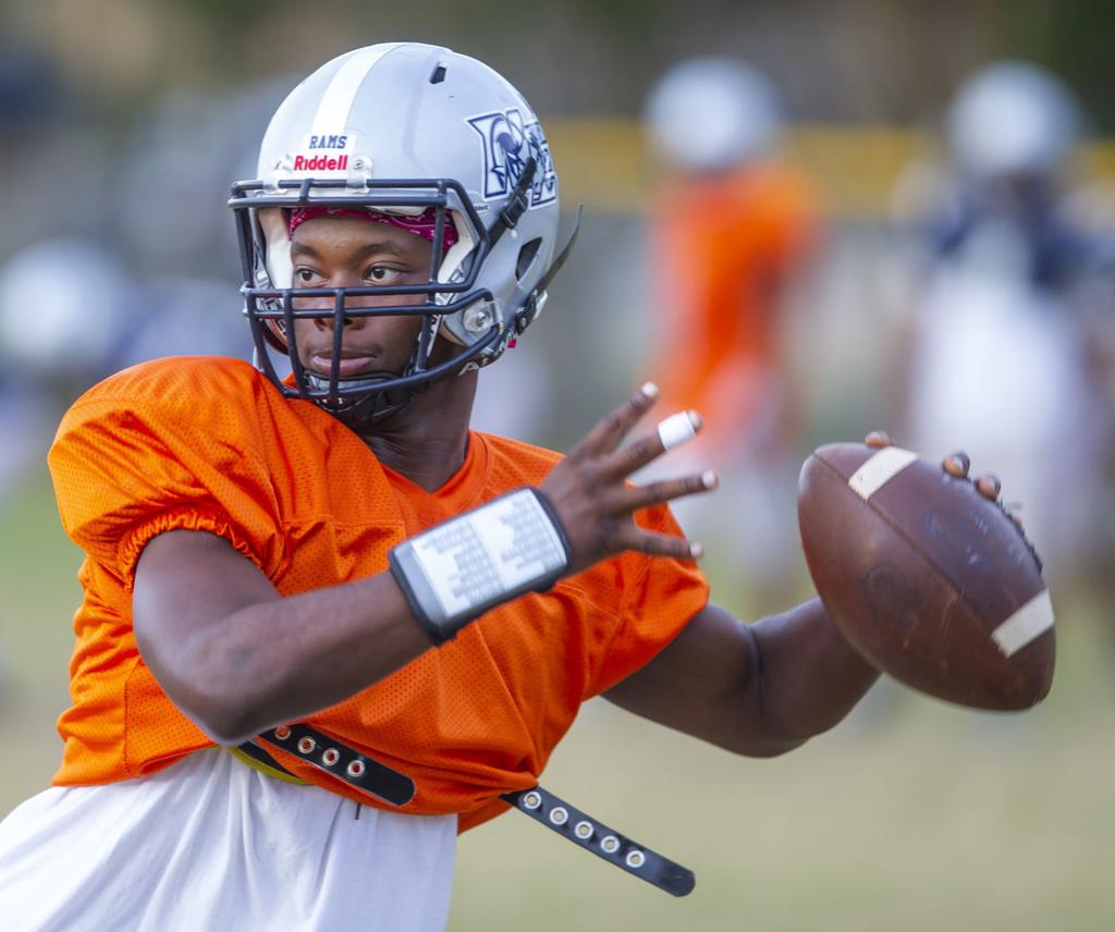 Bates Has Northeast Guilford Football Back On Track Hsxtra