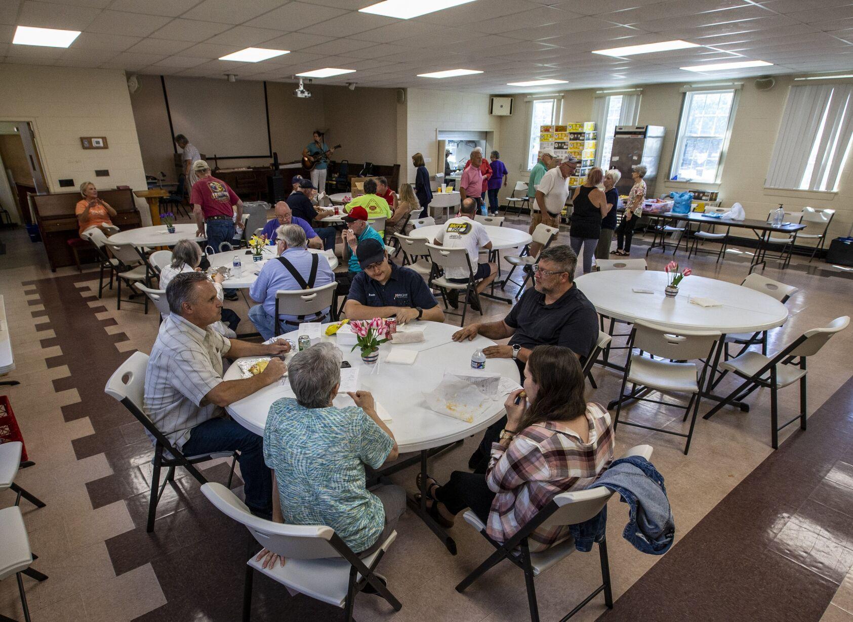 Photos "Hot Dog Tuesday" at Hinshaw United Methodist Church
