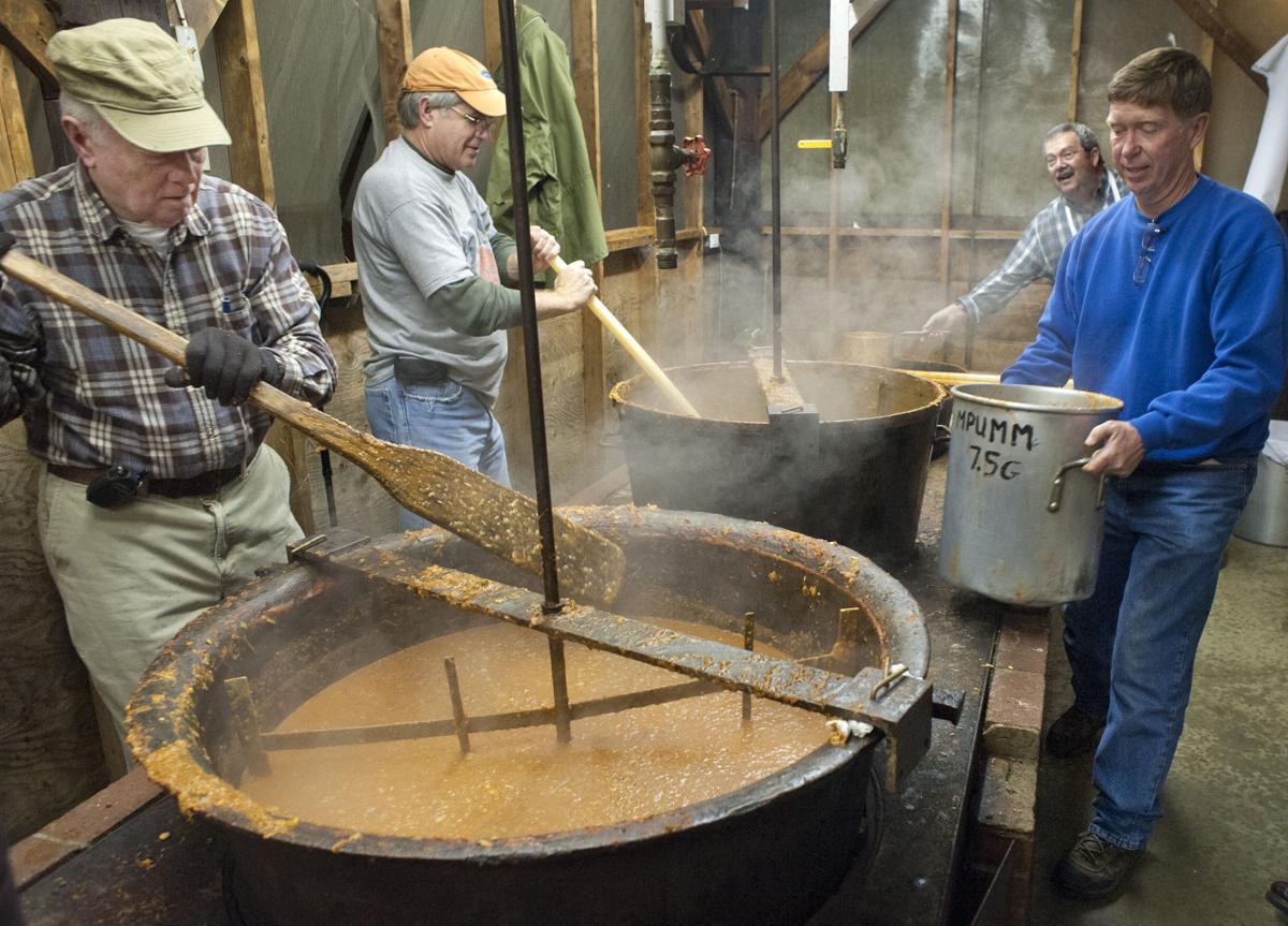 AUTUMN TRADITION Making Brunswick stew brings church members together