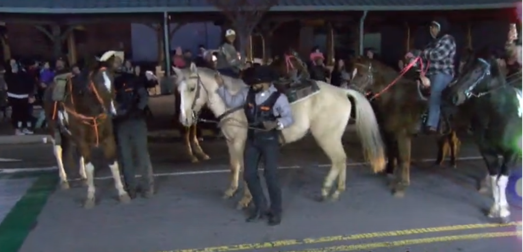 Frosty Float Night Reidsville Christmas Parade brings glee