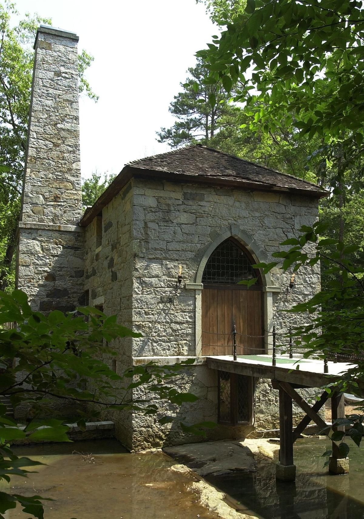 Castle Mcculloch Crystal Garden Ballroom Fasci Garden