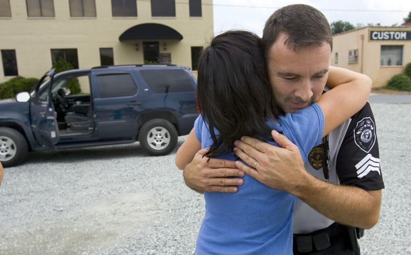 homeless_outreach_hug_sh200