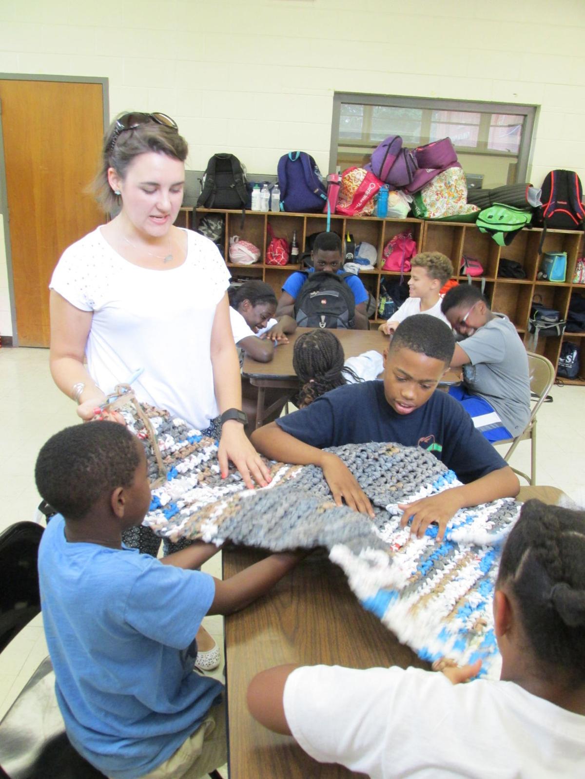 Transform plastic bags into bed rolls to help the homeless Life