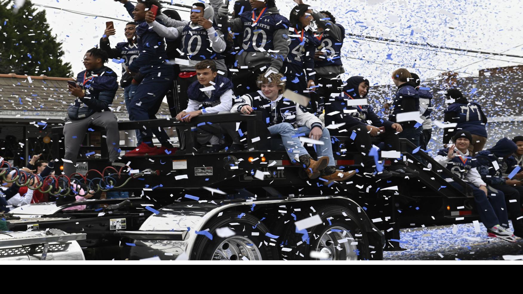 Christmas Parade Kernersville Nc 2022 Kernersville Parade Celebrates Second Consecutive Championship Win For East  Forsyth Football | Local News | Greensboro.com