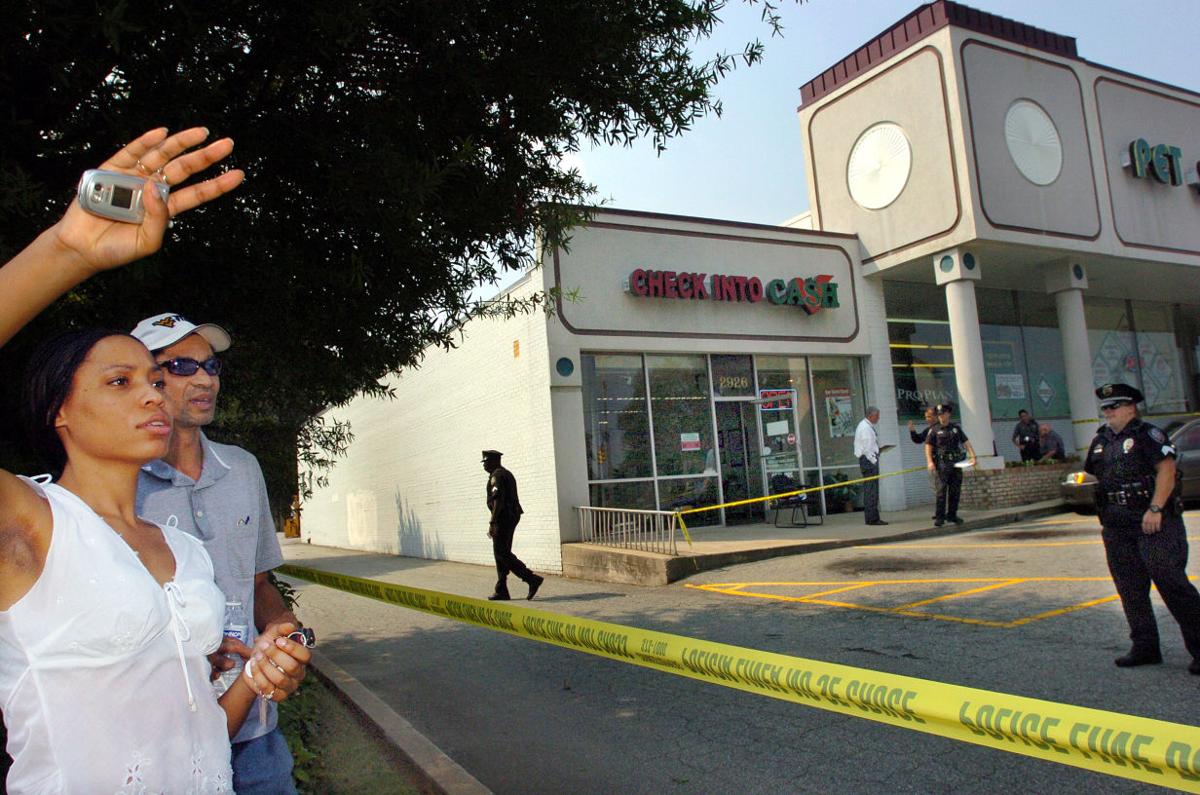 Guard Shot In Robbery At Strip Mall News Greensboro Com