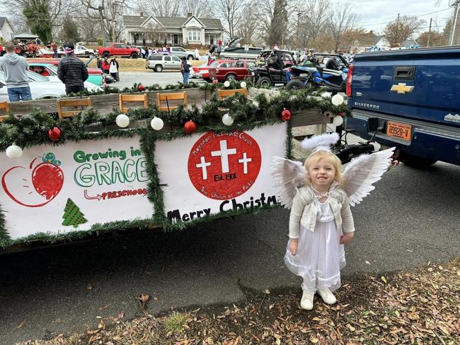 Here Comes Santa Claus County's parades bring merrymakers out in force