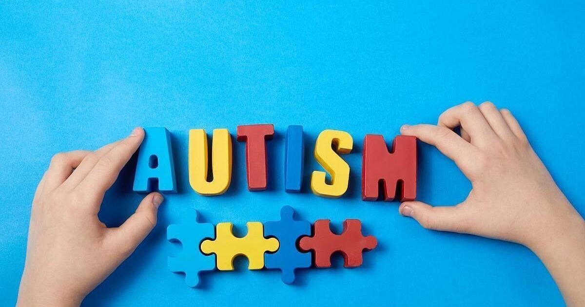 What adults get wrong about girls and autism | Lisa Jarvis