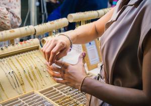 Study Reveals Significant Portion of Travelers Purchase Jewelry Abroad