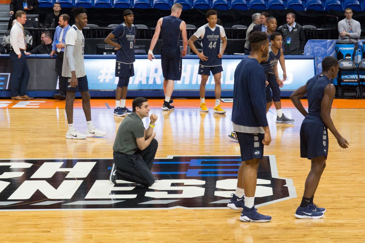 Uncg Practices At Ncaa Tournament College Greensboro Com