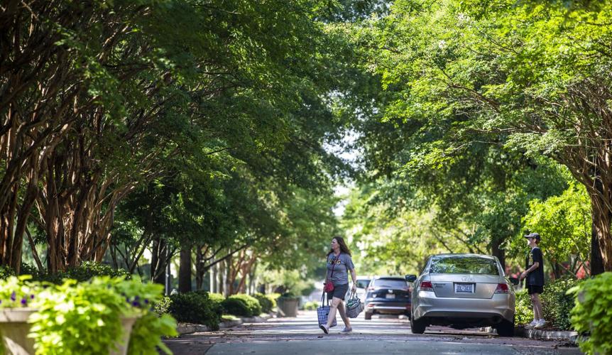 UNCG students move stuff in weeks before classes start