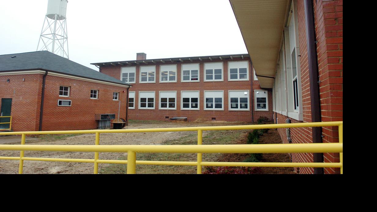 New School Gets A Hand Education Greensboro Com