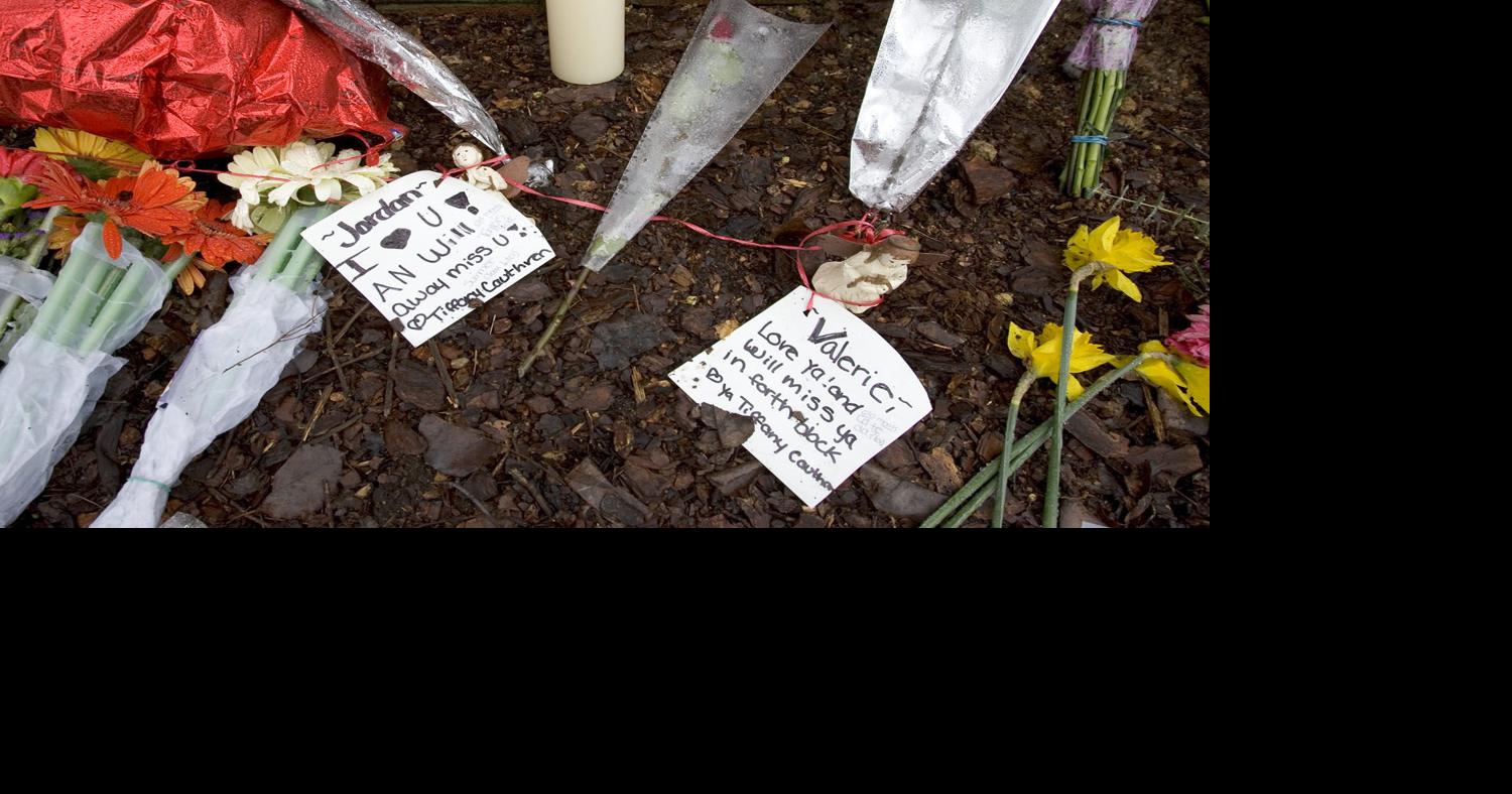 School reeling after students die in crash