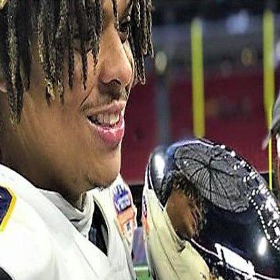A T Football Star Darryl Johnson Declares For Early Entry In Nfl