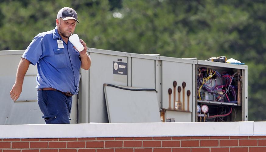 20180906g_nws_schools_air_conditioning_drink