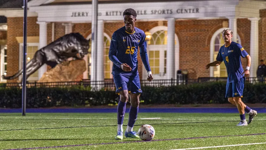 Francis' Early Strike Gives Men's Soccer 1-1 Draw against High Point