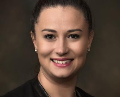 Dr. Iulia Vann
