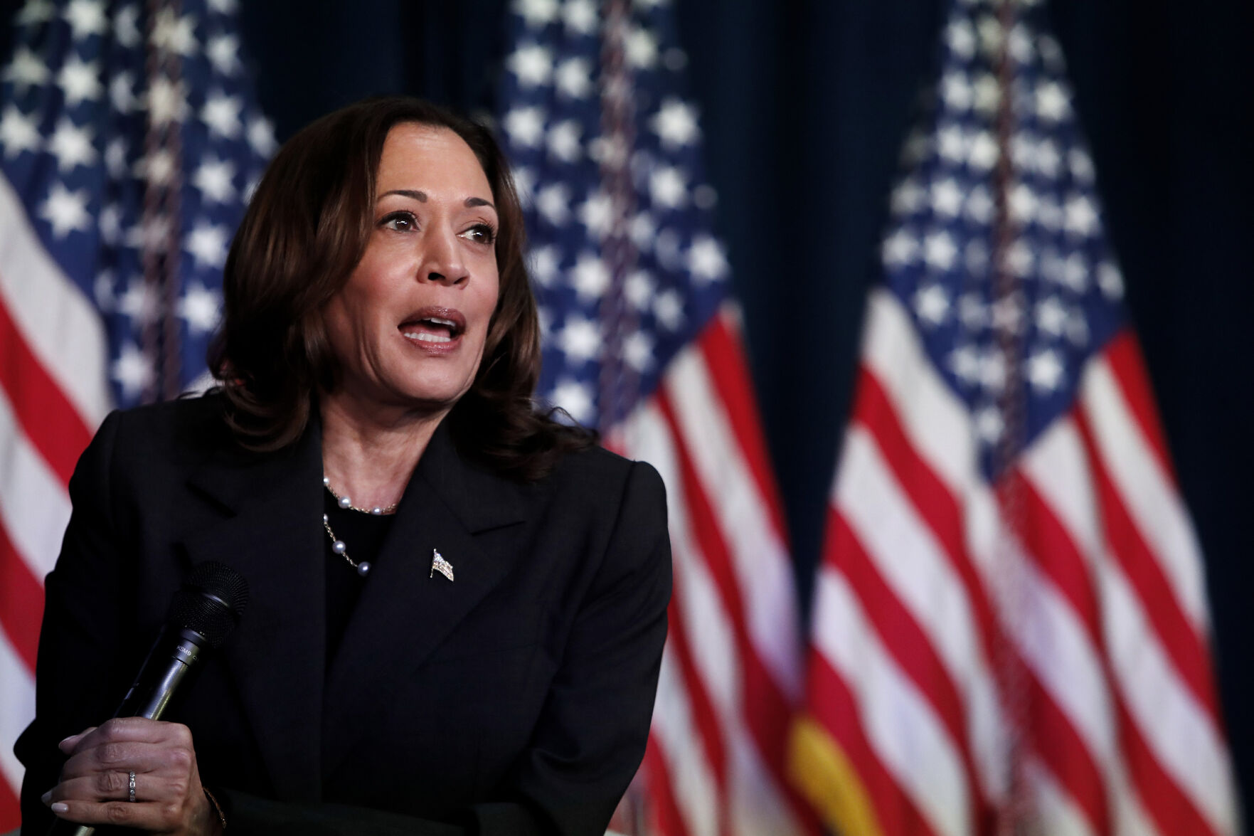 Mark Z. Barabak: Democratic Hopes Now Rest On Kamala Harris. Is The ...