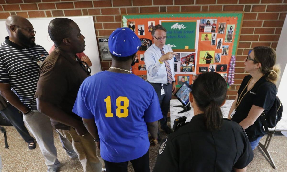 Scanners in schools Community turns out to see how they work at Smith