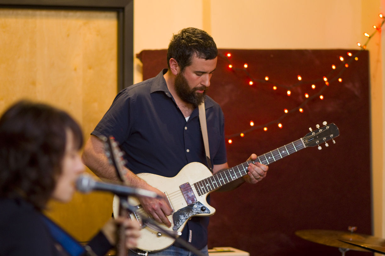 Musician gives new life to old guitars