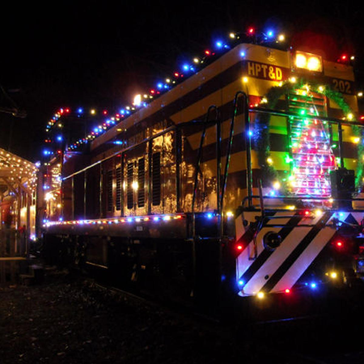 All Aboard The Holiday Train In Denton Entertainment Greensboro Com Christmas Train Denton Nc 2021