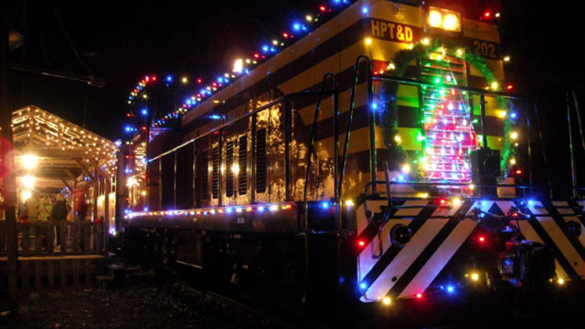 Christmas Train Denton Nc 2021 All Aboard The Holiday Train In Denton Entertainment Greensboro Com Christmas Train Denton Nc 2021 All Aboard The Holiday Train In Denton Entertainment Greensboro Com