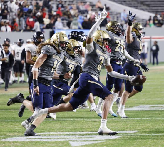 sharpe-celebrates-wm-photo