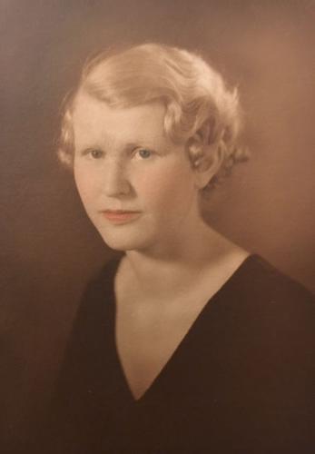 Dorothy Brewer at 18
