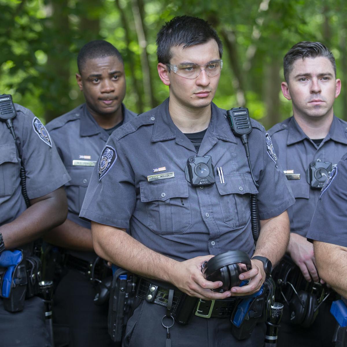 Good Economy Low Pay High Risk Make Hiring Law Enforcement