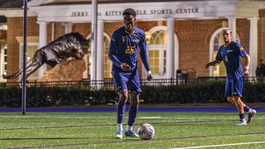 Francis' Early Strike Gives Men's Soccer 1-1 Draw against High Point