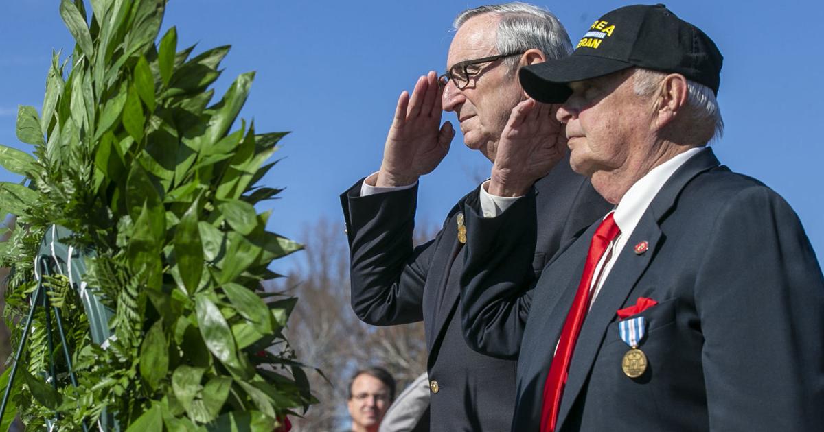Free closed for veterans day sign Free closed for veterans day sign