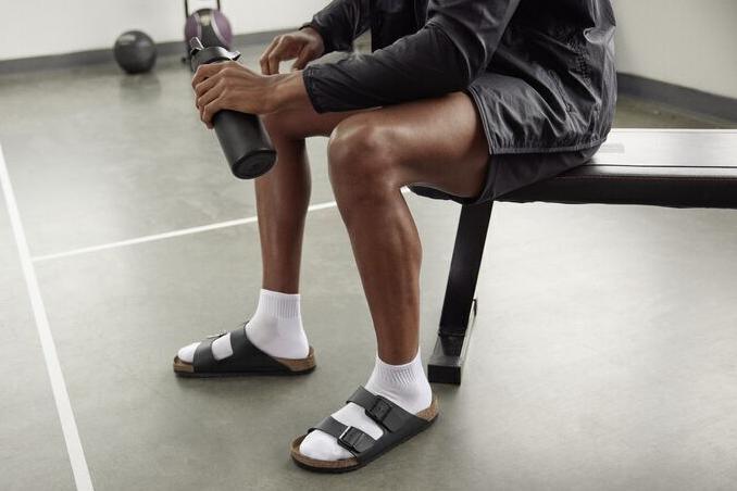 birkenstock - SS23_RunRecovery_PS_51791_51793_0076-small.jpg