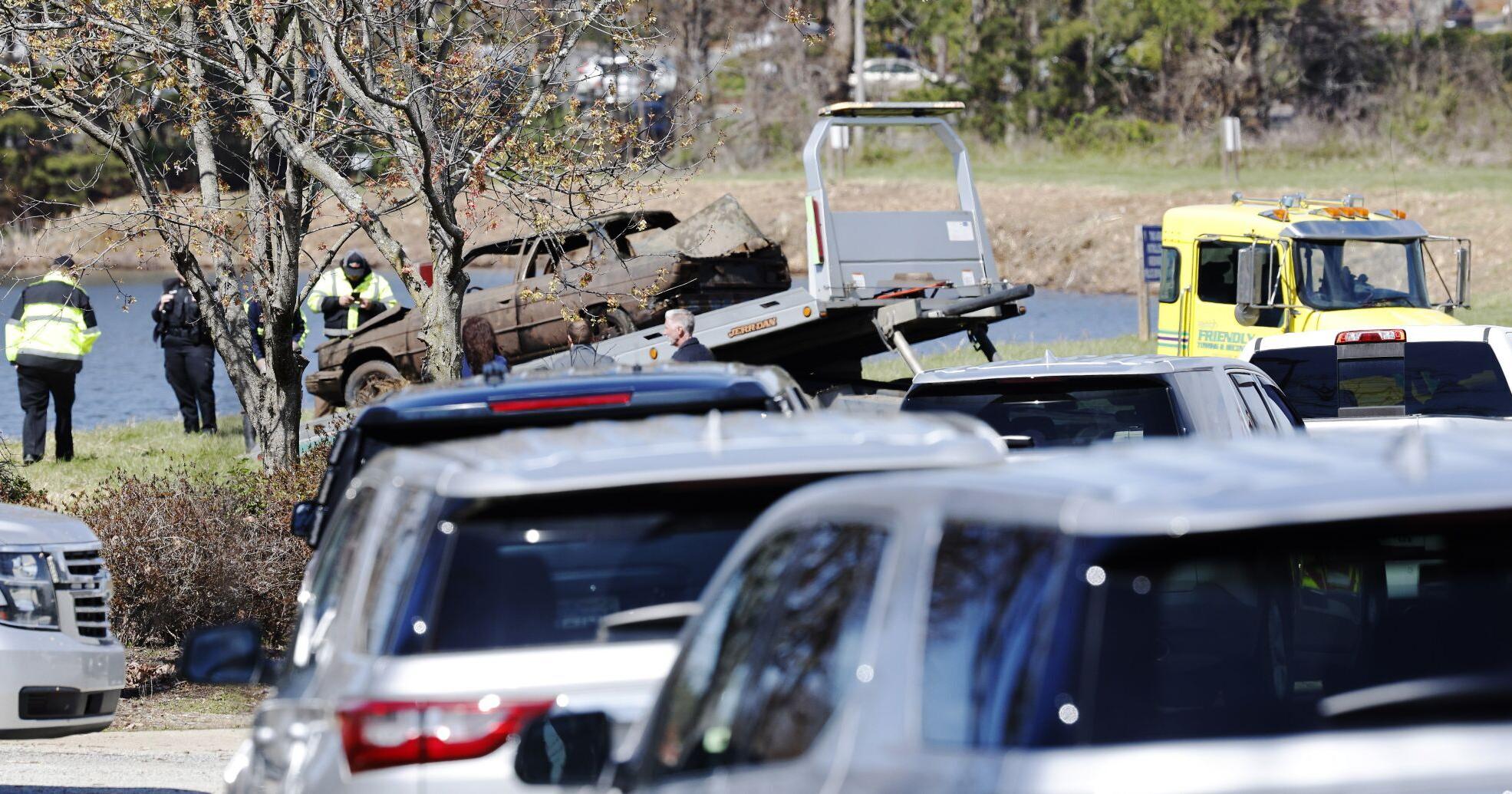 Police pull car from Buffalo Lake - Vimarsana News