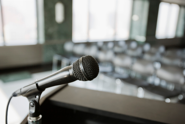 microphone WEB ONLY