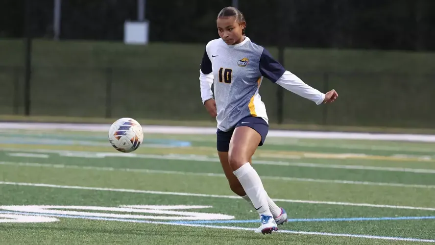 FOLLOW LIVE: Women's soccer plays last game of the season on the road against Hollins at 4:30 p.m. Wednesday