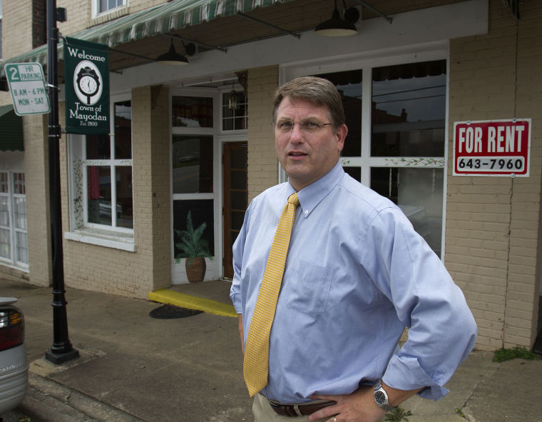 Mayodan loses town manager