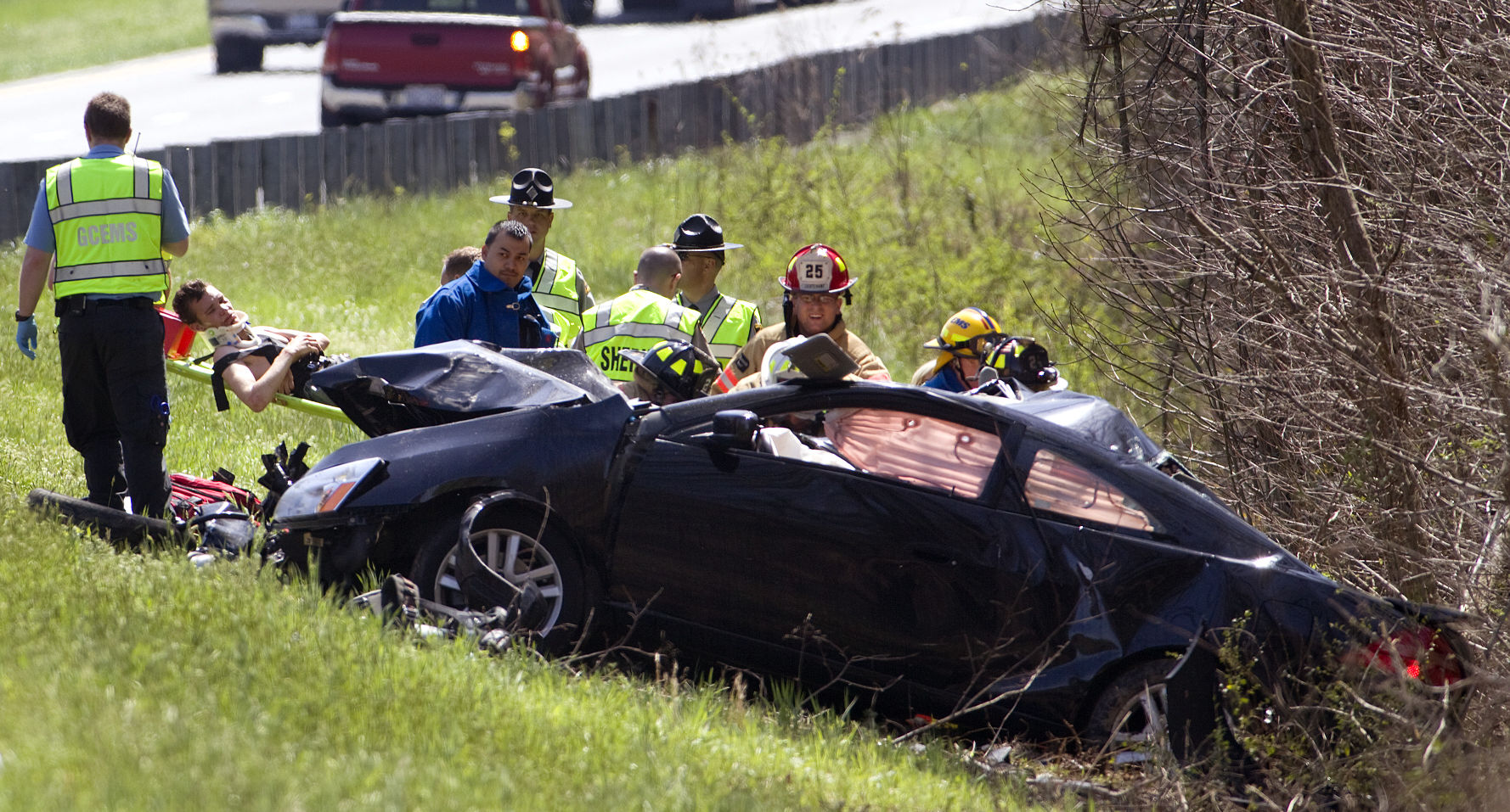 Car hits tree killing teenage girl