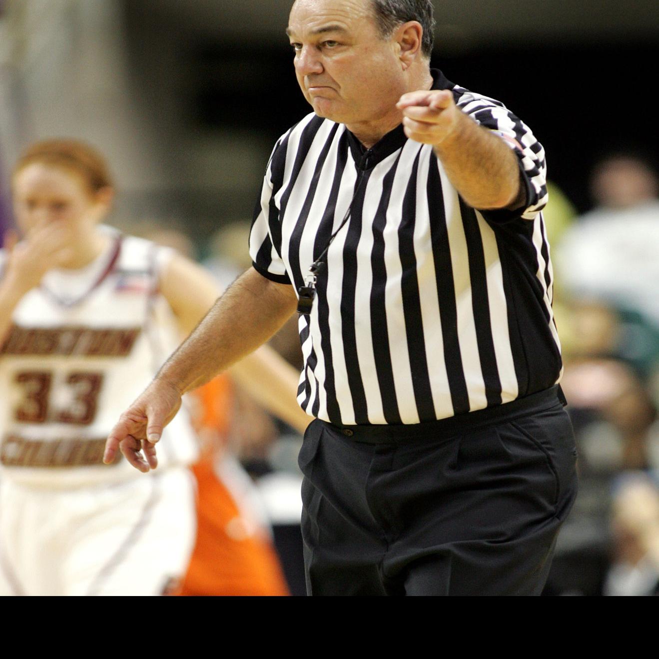 For Once Greensboro Referee Can T Avoid The Spotlight