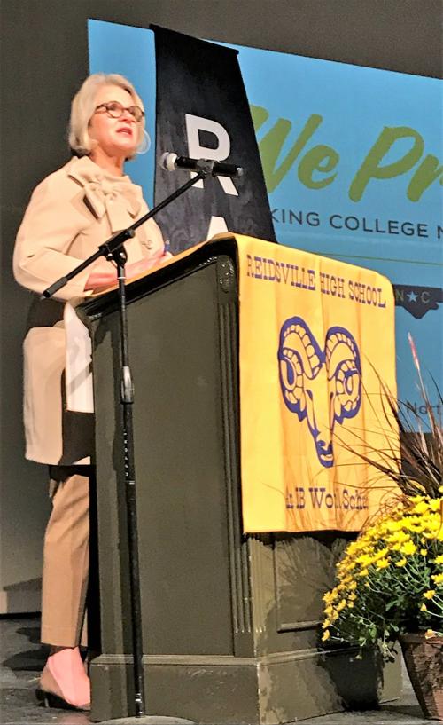 Spellings Urges Rock Students to Seize NC Promise
