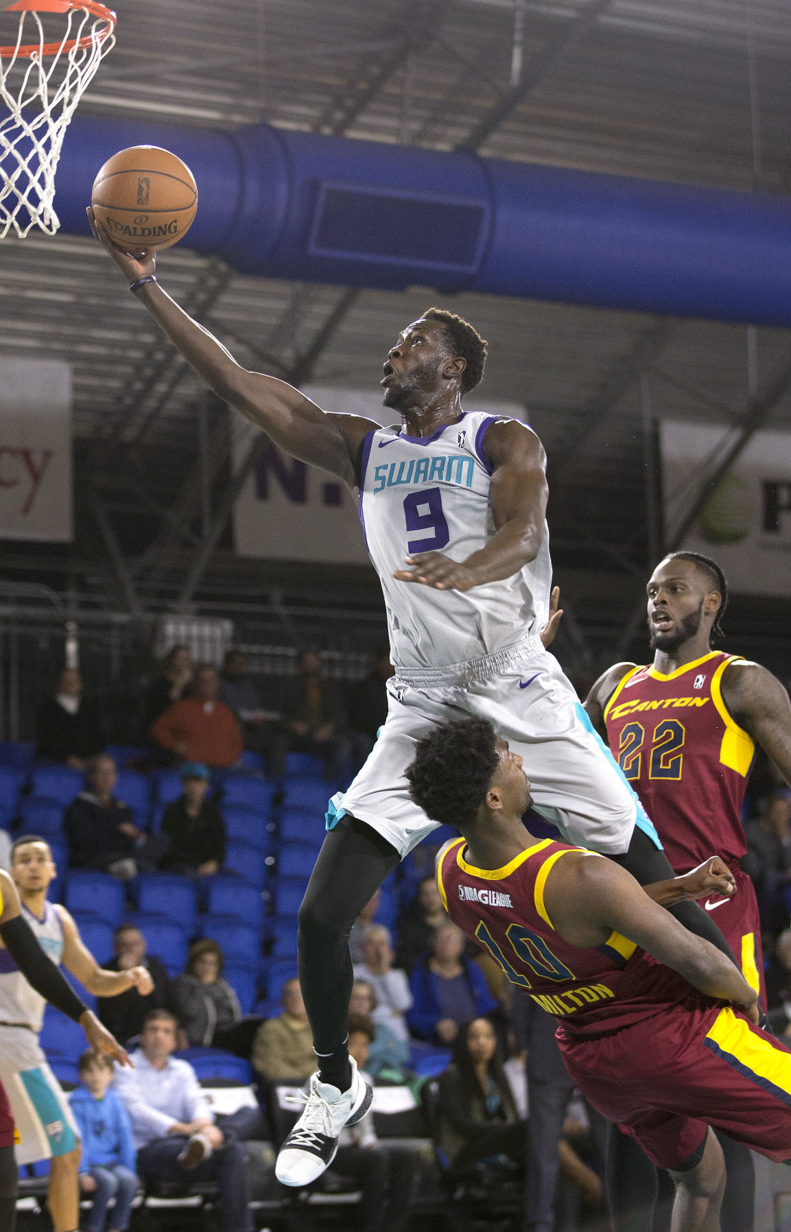 Swarm comeback falls short vs. Charge Sports