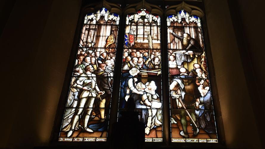 Giles’ Cathedral depicts John Knox in the middle of one of his many fiery sermons.