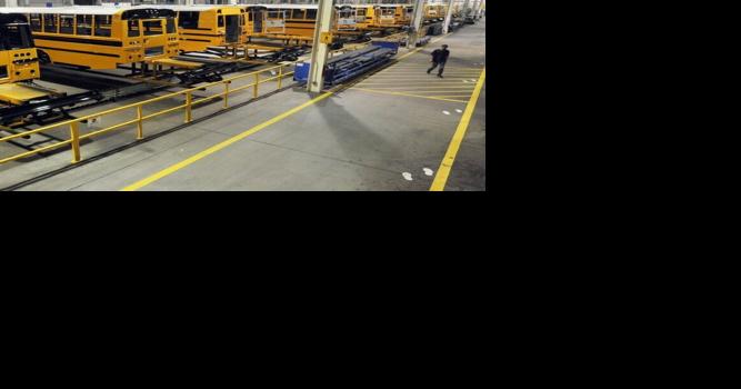 UAW membership overwhelmingly OKs Daimler Trucks contract - Vimarsana News