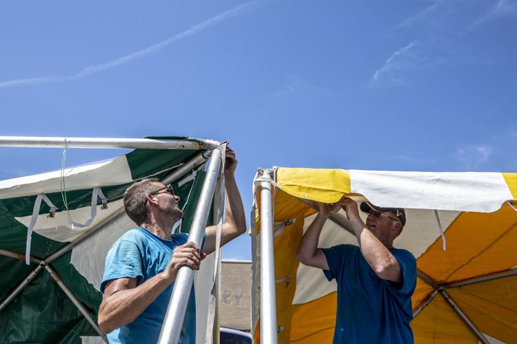 20180902g_nws_folkfest_setup