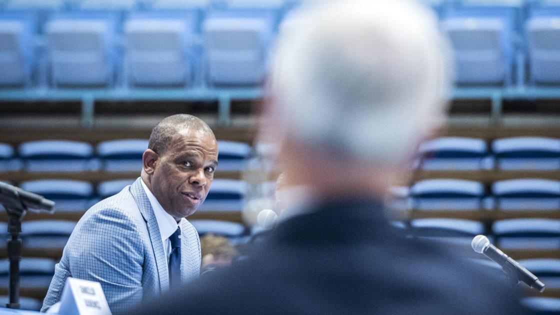 With Hubert Davis, North Carolina gets another head coach with an enduring love for his mentor With Hubert Davis, North Carolina gets another head coach with an enduring love for his mentor
