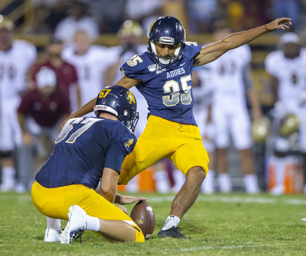 Noel Ruiz S 52 Yard Field Goal As Time Expires Lifts A T Over Elon Ncat Greensboro Com
