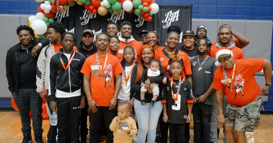 All-American linebacker CJ Allen lifts his hometown this holiday season