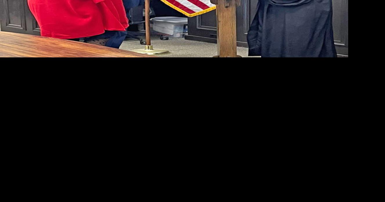 Elected officials sworn into office | News | griffindailynews.com