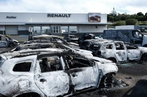 One dead, hundreds injured as riots sweep New Caledonia | National | griffindailynews.com