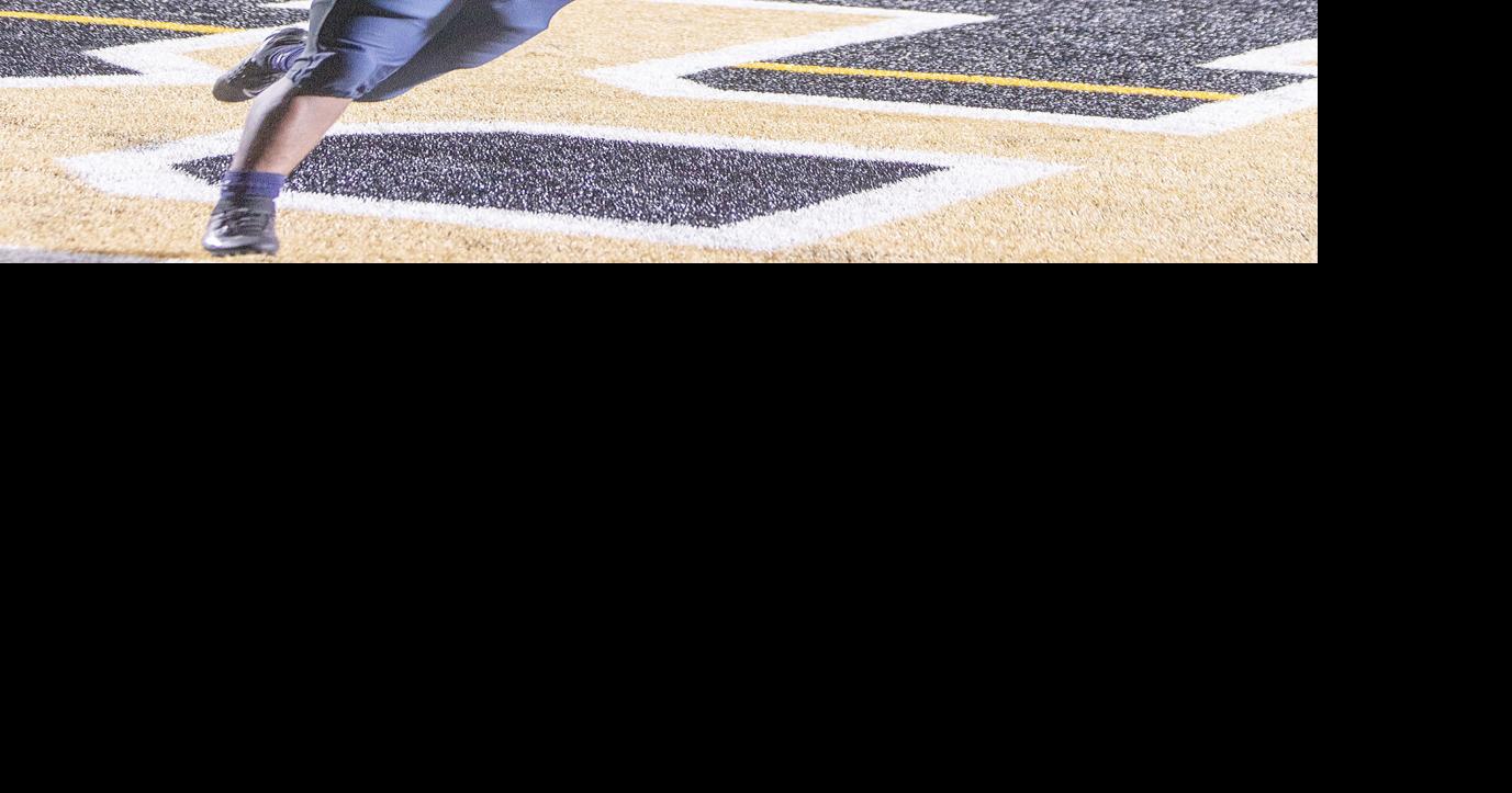 SH FOOTBALL [FINAL VERSION] Heflin scores 5 TDs to lead Jags to 1st