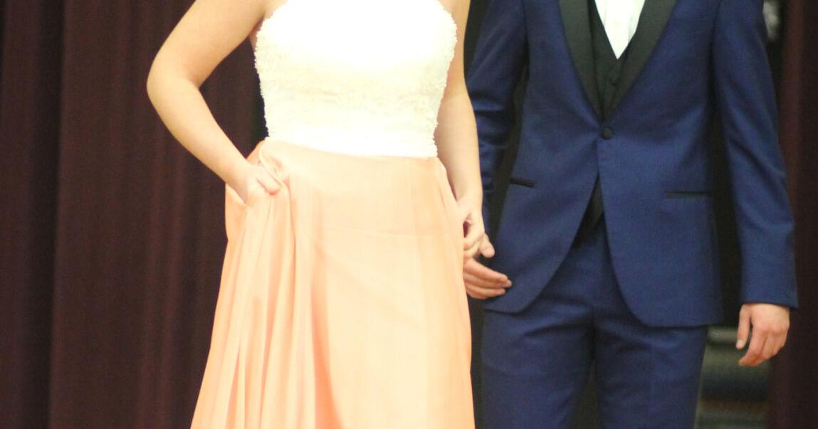 GCHS Prom Fashion Show | Living | grundycountyherald.com