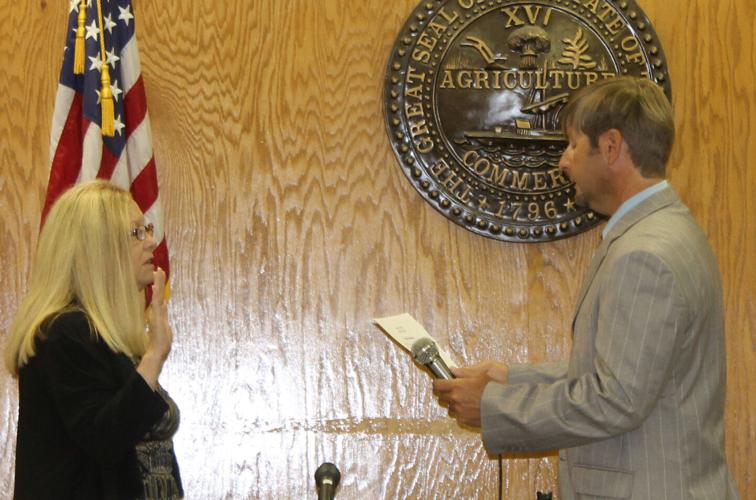 Newly Elected Officials Sworn In News grundycountyherald com